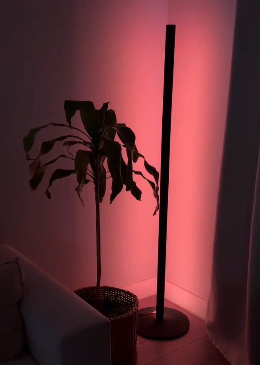💡 المصباح العمودي متعدد الألوان