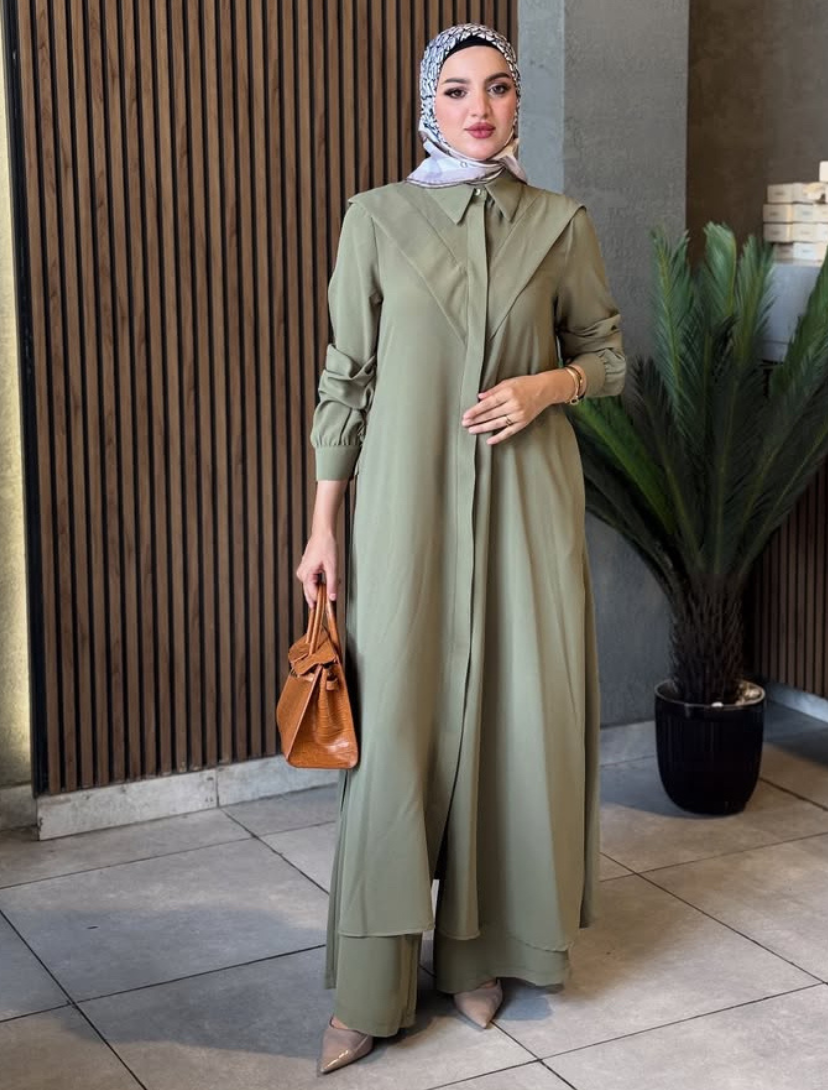 👗 طقم أنيق وعصري 🌸