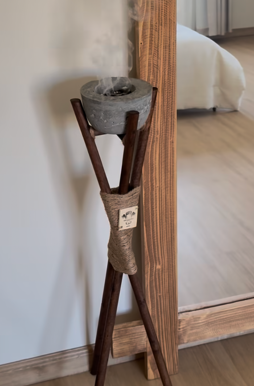 مبخرة فاخرة بتصميم عصري… لتعطير منزلك بذوق راقٍ ✨