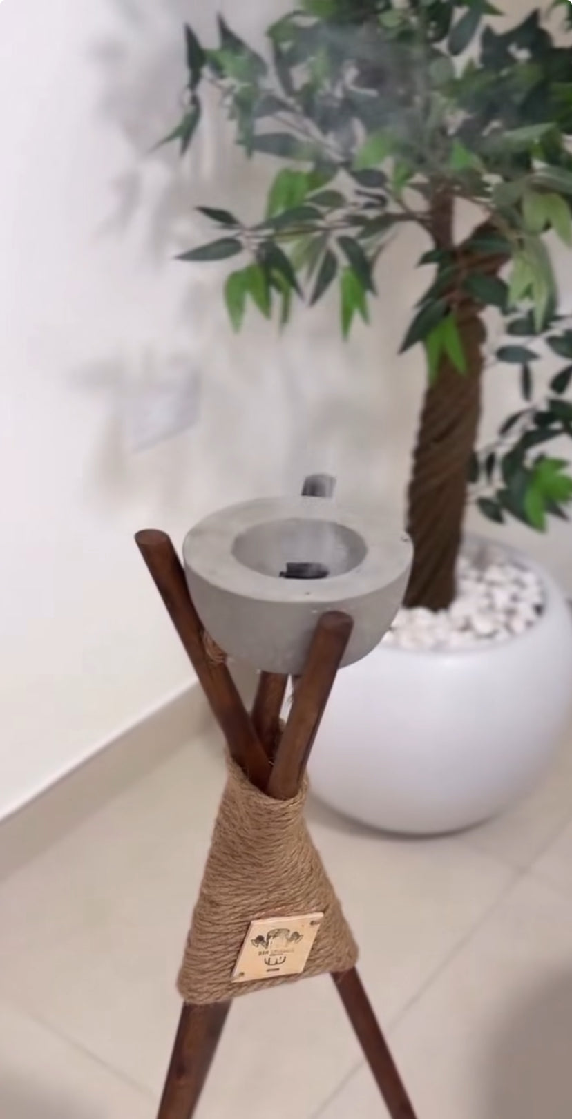 مبخرة فاخرة بتصميم عصري… لتعطير منزلك بذوق راقٍ ✨