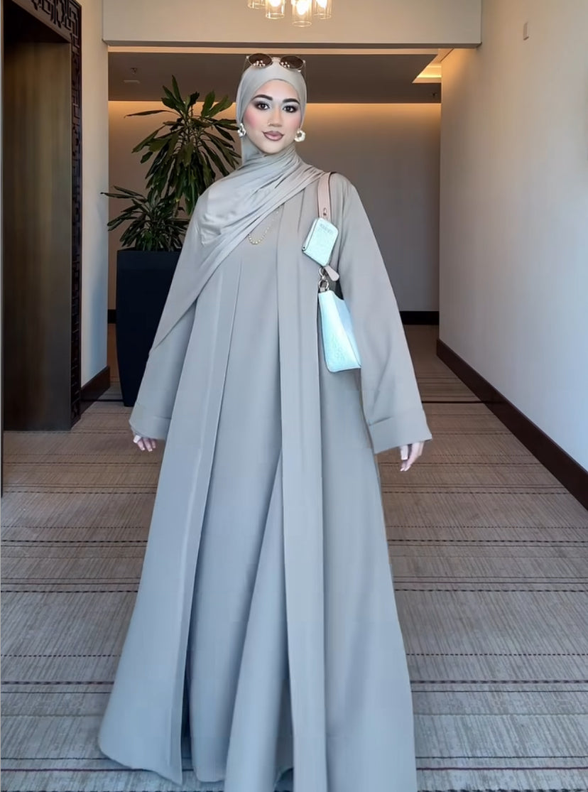 عباية فاخرة بتصميم عصري راقي