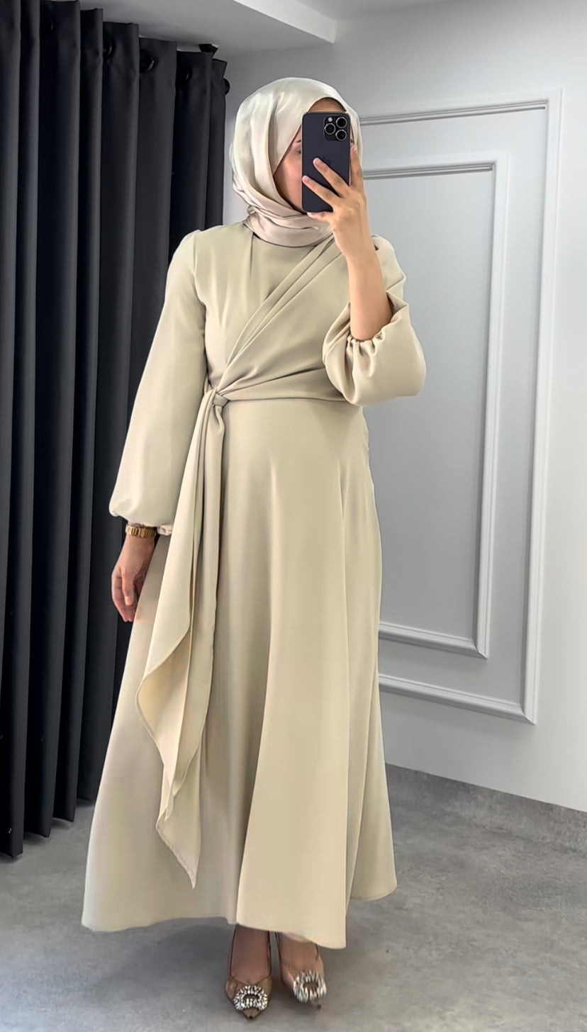 👗 فستان أنيق وناعم 🌸