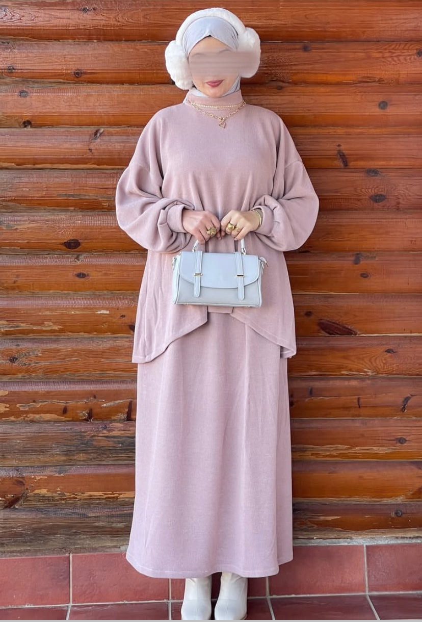 طقم شتوي راقي ومريح – ستايل محتشم بأنوثة بسيطة