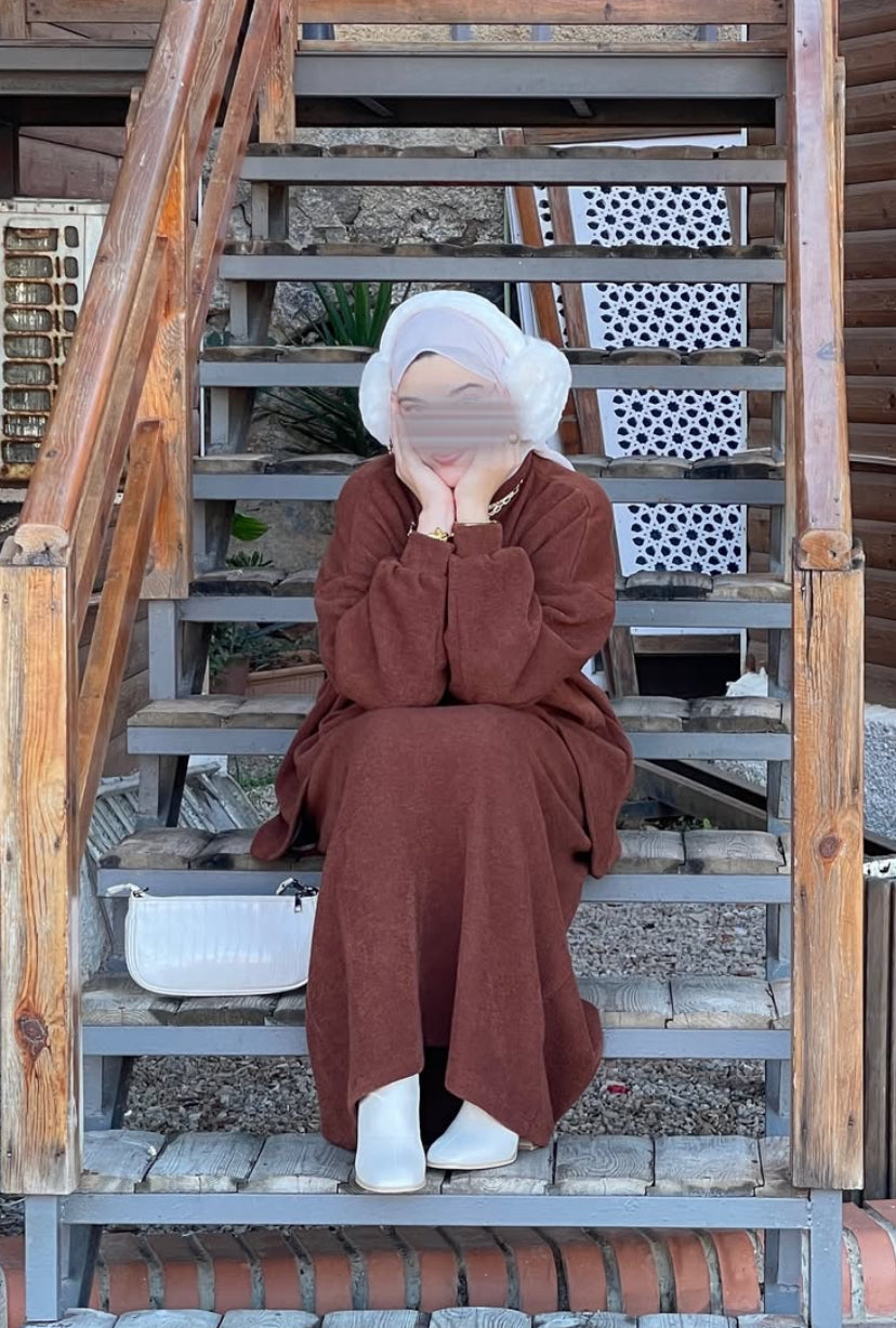 طقم شتوي راقي ومريح – ستايل محتشم بأنوثة بسيطة